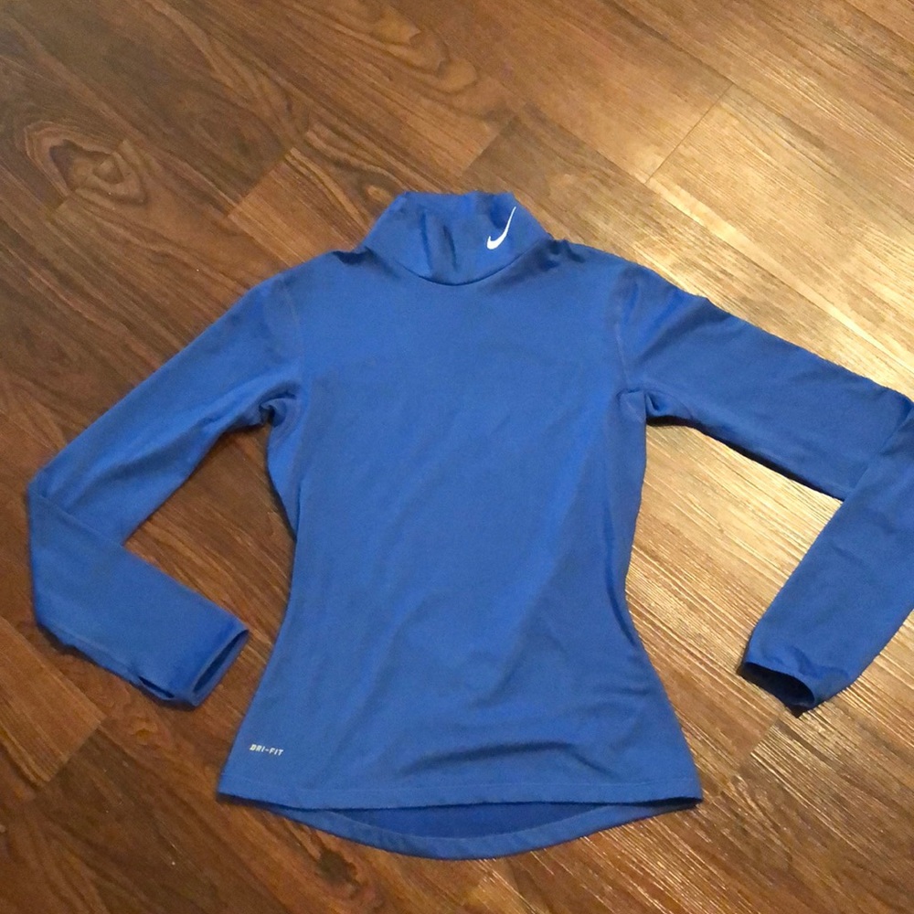 Woman’s Nike DRI-FIT cold gear